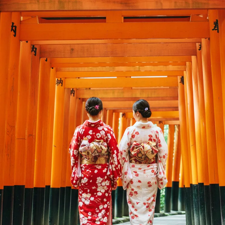 Ruelles de Kyoto, soleil, maisons en bois